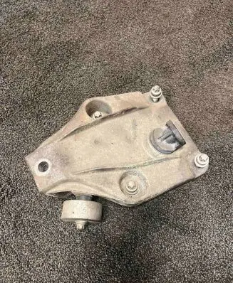 BMW 5 F10 F11 Engine mounting bracket 6777623 GD01524 13992010
