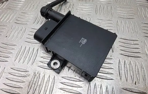BMW 5 E60 E61 Glow plug pre-heat relay 