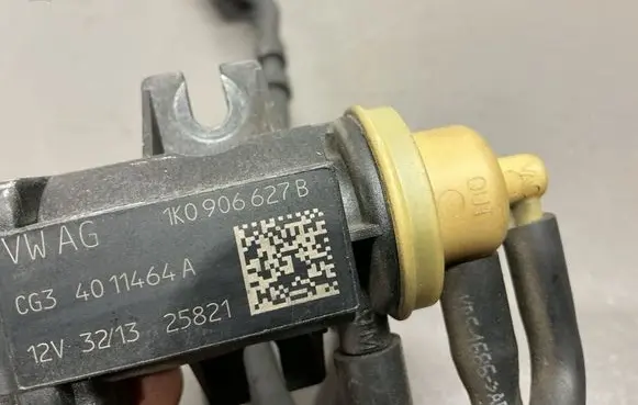 Volkswagen Golf VII Turbo solenoid valve 1K0906627B