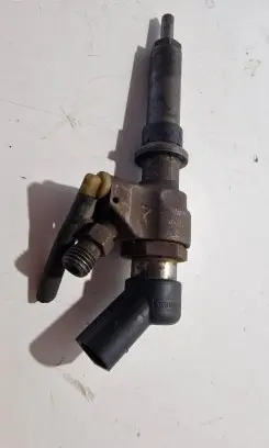 Audi A6 S6 C5 4B Fuel injector 9652173780