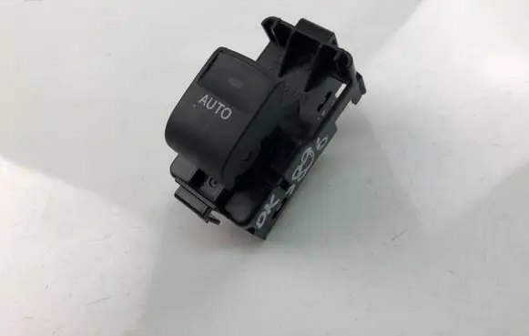 Toyota Auris E180 Electric window control switch 192801