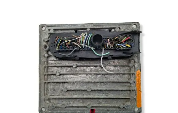 Ford Focus Engine control unit/module 5M5112A650HE S118944001F