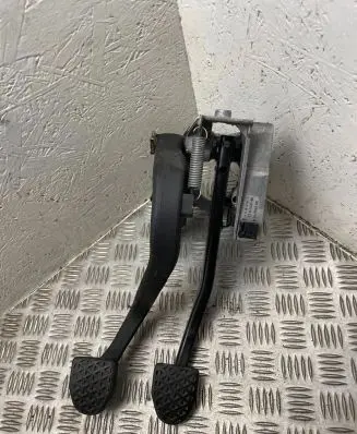 BMW 3 E90 E91 Pedal assembly 42322503