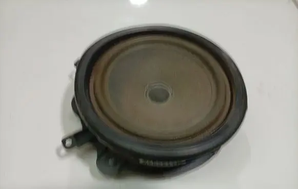 Audi A3 S3 8P Front door speaker 8P0035411