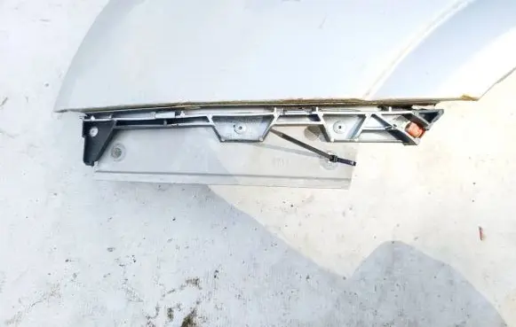 Opel Signum Front bumper mounting bracket
