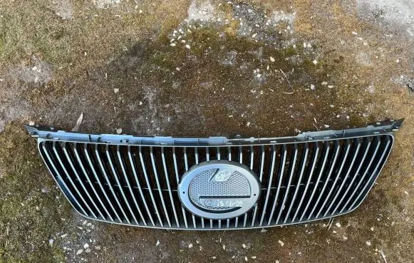 Lexus IS 220D-250-350 Front grill 11153120