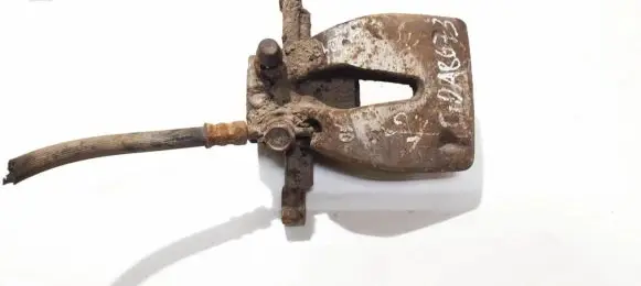 Toyota Corolla Verso AR10 Rear brake caliper y01399