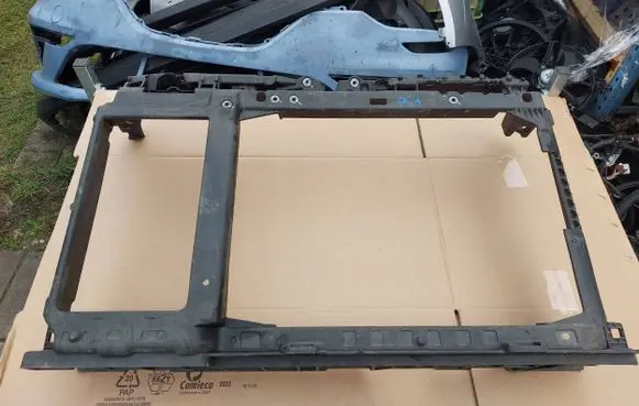 Peugeot 208 II Radiator support slam panel 9823718480