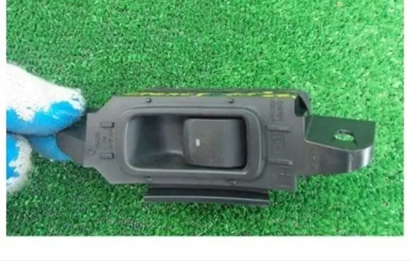 Subaru Legacy Electric window control switch