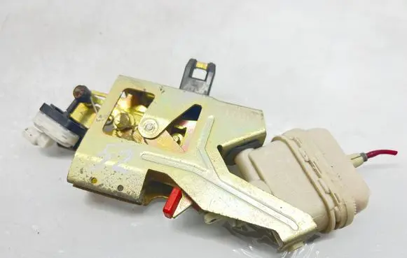Mercedes-Benz S W140 Loading door lock 00660200
