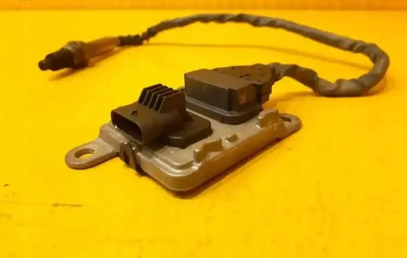 Mercedes-Benz E AMG W213 Lambda probe sensor A0009057108