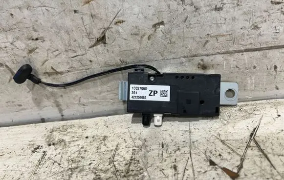 Opel Insignia A Aerial antenna amplifier 13327068