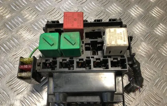 Ford Fiesta Fuse box set 94FG14A073AA 94FG14A074AB