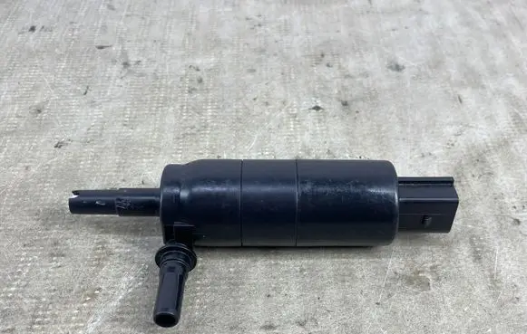 BMW 5 F10 F11 Headlight washer pump 7217792
