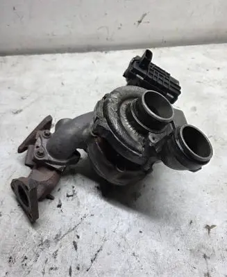 Mercedes-Benz CLS C219 Turbo A6420901480 KLM03896K 7691554