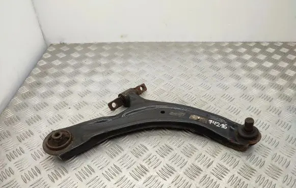 Nissan Qashqai Front lower control arm/wishbone