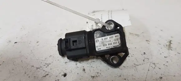 Volkswagen PASSAT B6 Air pressure sensor 0281002401 038906051C