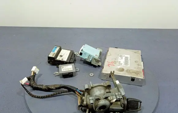 Opel Frontera B Engine control unit/module ECU 8122006390