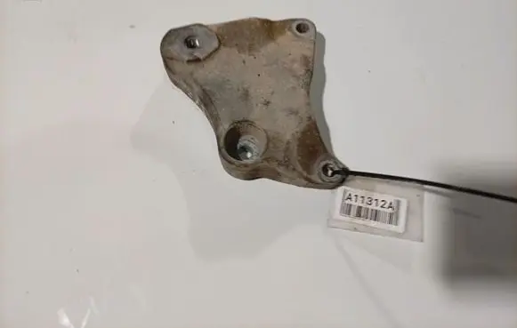 Mercedes-Benz A W169 Engine mounting bracket A1692420401