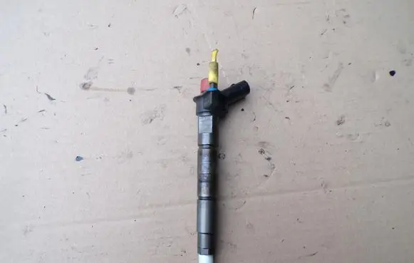 BMW 5 E60 E61 Fuel injector 0986435363