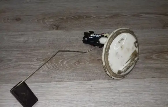 Volvo S60 Fuel level sensor 29128
