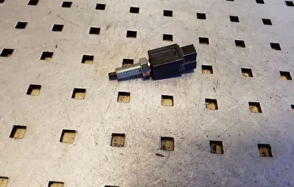 Clutch pedal sensor