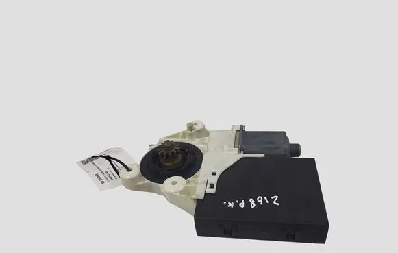 Ford Focus Front door window regulator motor 0130822215 981405102