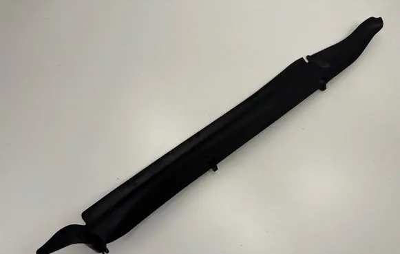 Volkswagen Touareg II Fender end trim 7P6821112 7P6821112B
