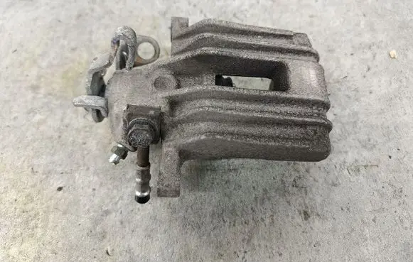 Volkswagen Golf IV Rear brake caliper ABE