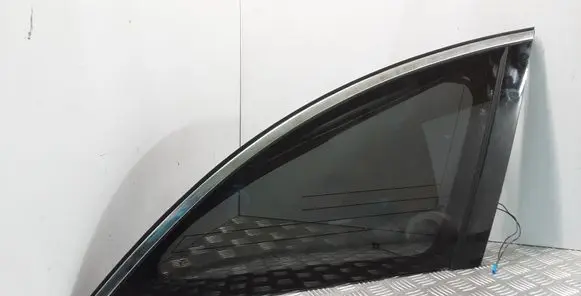 Mercedes-Benz R W251 Rear side window A2516702239 A2516740227