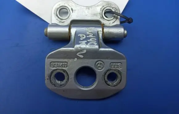 Mercedes-Benz S W140 Front door upper hinge 93M11 LUS