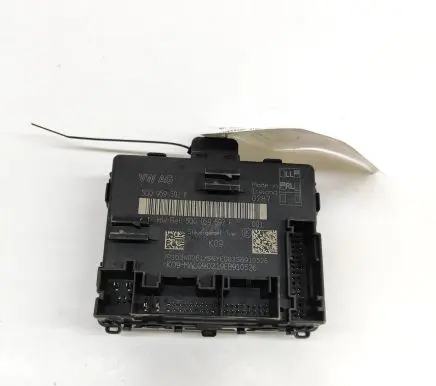 Audi A3 S3 8V Door control unit/module 5Q0959592F