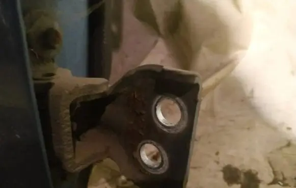 Ford Fiesta Front door upper hinge