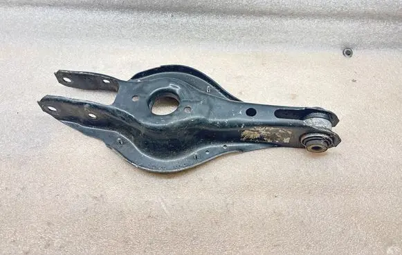 Rear upper control arm/wishbone