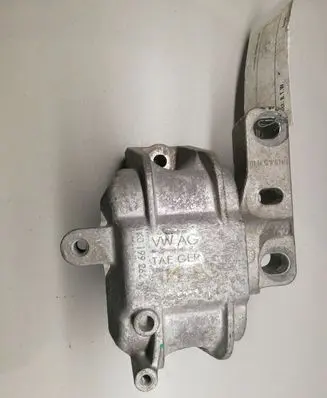 Volkswagen PASSAT B6 Engine mount bracket 1K0199262AM