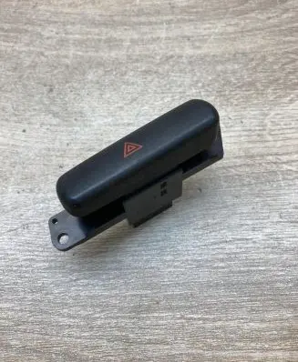 Mitsubishi Carisma Hazard light switch MRII4083