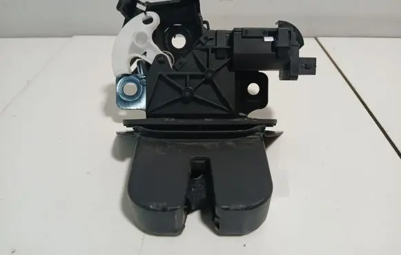 Audi Q7 4L Tailgate/trunk/boot lock/catch/latch 4L0827520