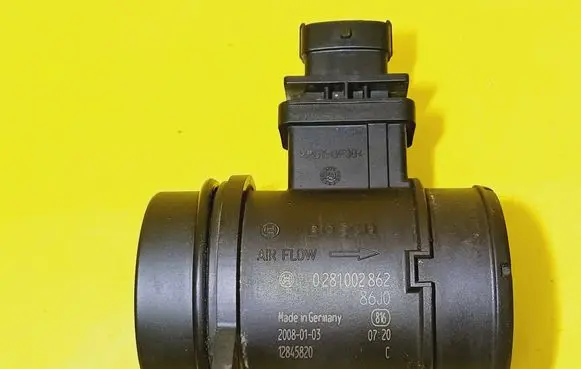 Suzuki Swift I Mass air flow meter 0281002862