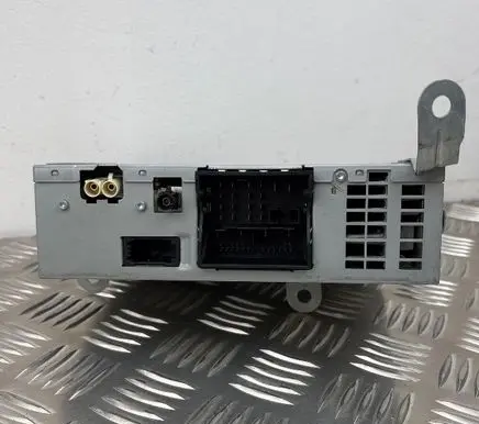 Volkswagen Touareg II Radio/CD/DVD/GPS head unit 4G0035061Q 2627371