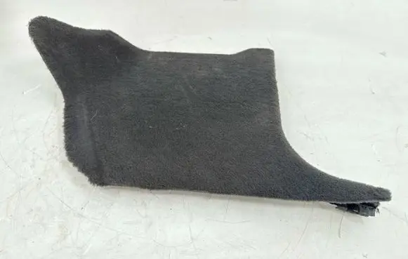 Foot area side trim