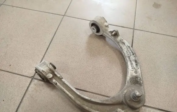 Land Rover Range Rover Sport L494 Front upper control arm/wishbone PLA3091A