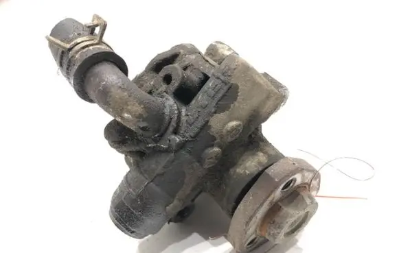 Volkswagen Golf IV Power steering pump 1J0422154B