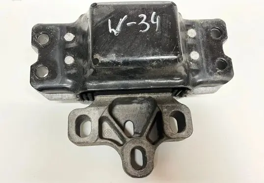 Volkswagen Touran I Engine mount bracket 1K0199555