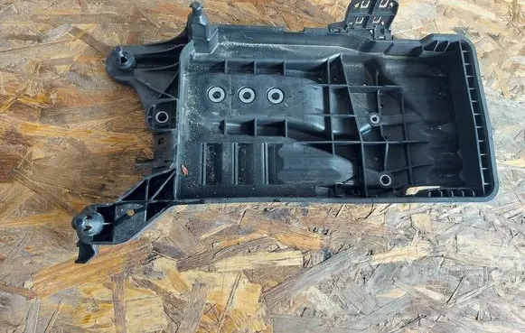 Volkswagen Tiguan Battery box tray 5R3915331B