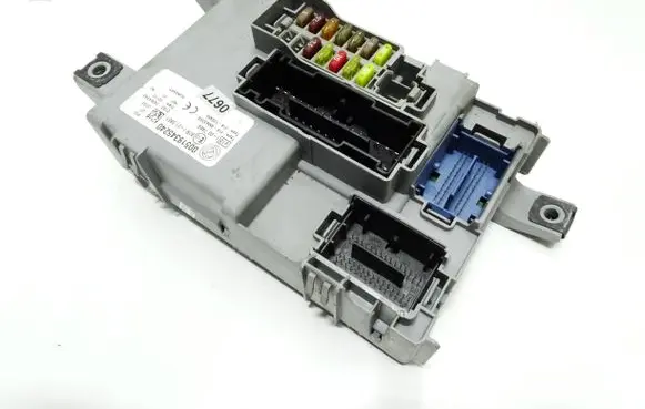 Fiat Panda III Fuse module 00519345240 28354343 97RI010651