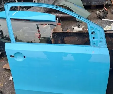 Volkswagen Up Front door