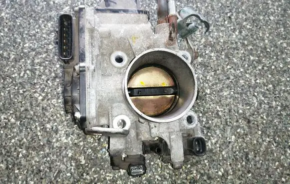 Honda FR-V Throttle valve
