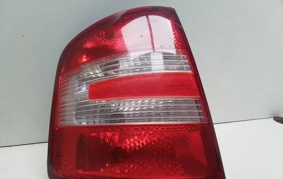 Skoda Fabia Mk1 (6Y) Rear/tail lights 6Y9945111B Yu3x13a603aab