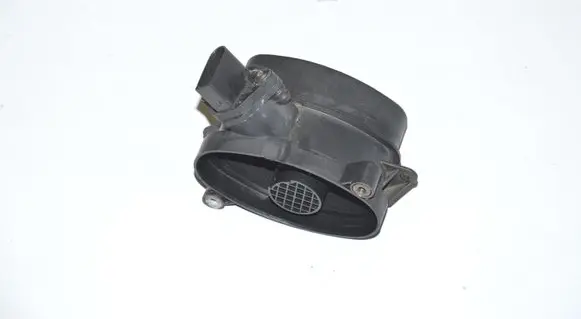 BMW 5 E39 Mass air flow meter 0928400468 7787076