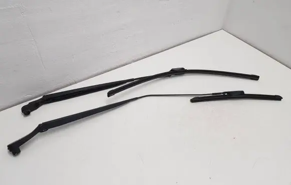 Opel Mokka Front wiper blade arm W000031744 W000031446